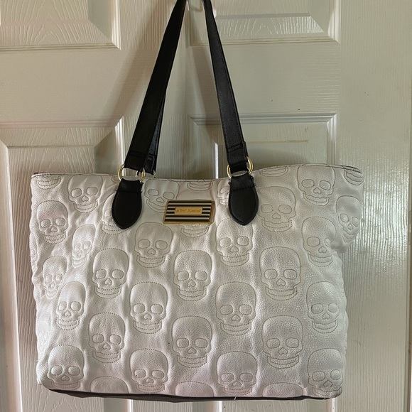 Betsey Johnson Handbags - Betsey Johnson BLACK & WHITE SKULL Bag